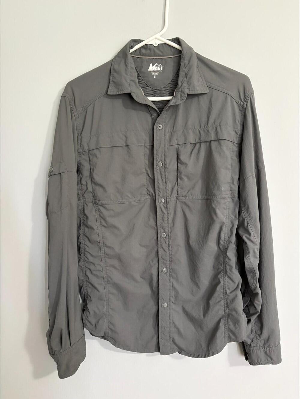 REI Shirt Womens Small Gray Button Up Sahara Long Sleeve Vented Hiking